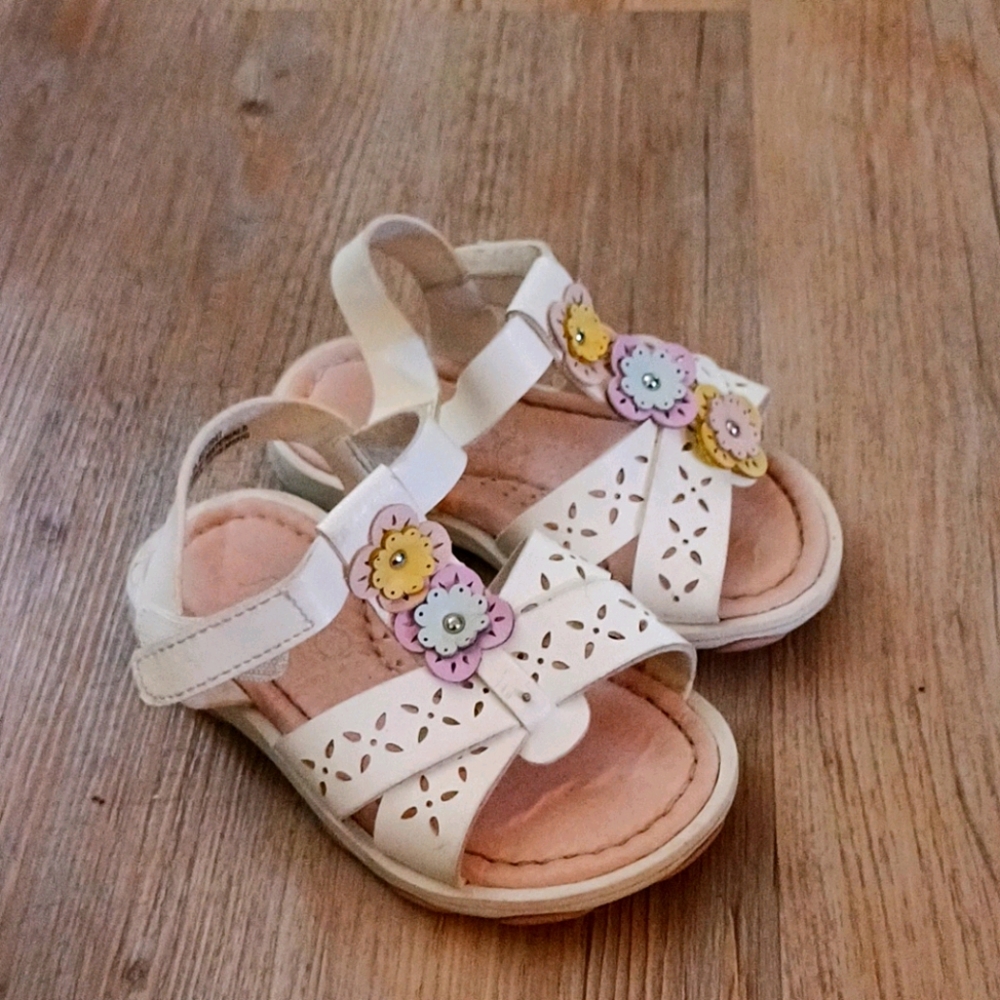 Sugar White Flower Sandals Toddler sz 5
